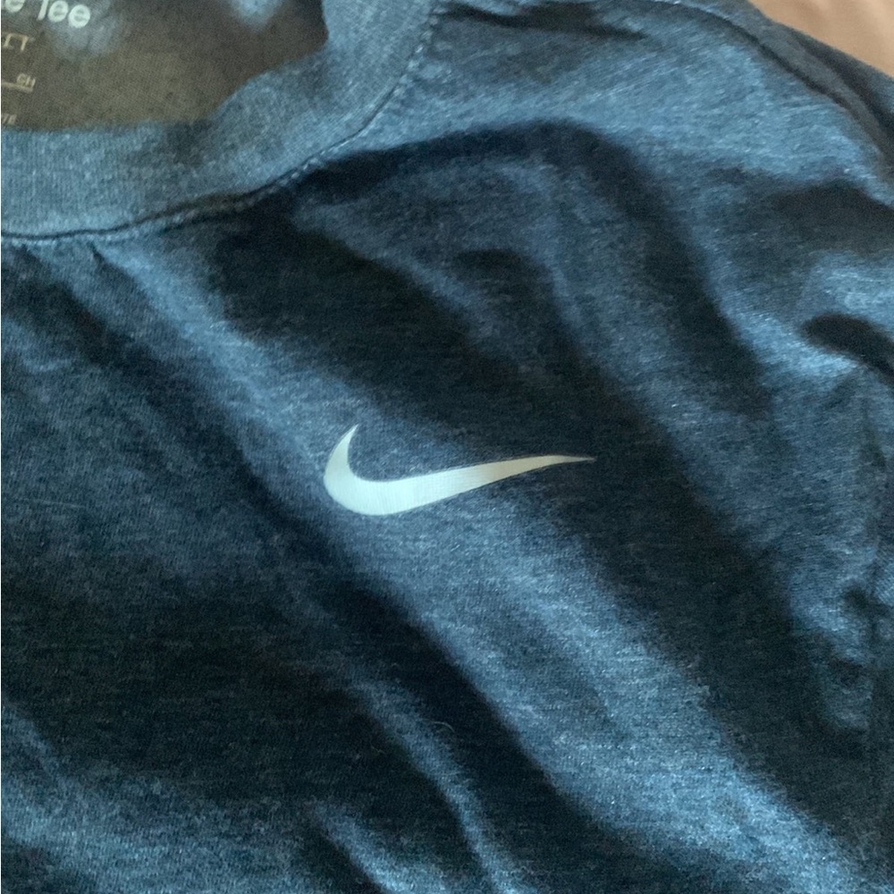THE nike tee